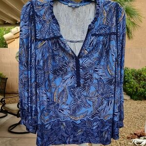 Democracy Blue Leaf-Print Ruffled V-Neck Top